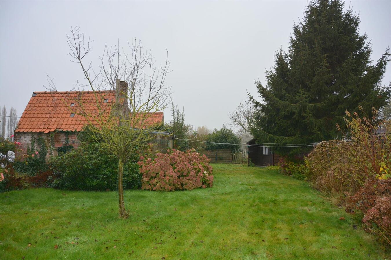 Te renoveren woning met landelijk uitzicht 