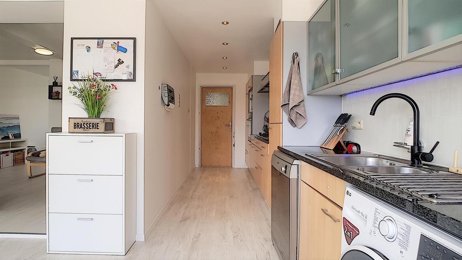 Gezinswoning met drie slaapkamers, terras en uitweg achteraan - Zwankendamme 