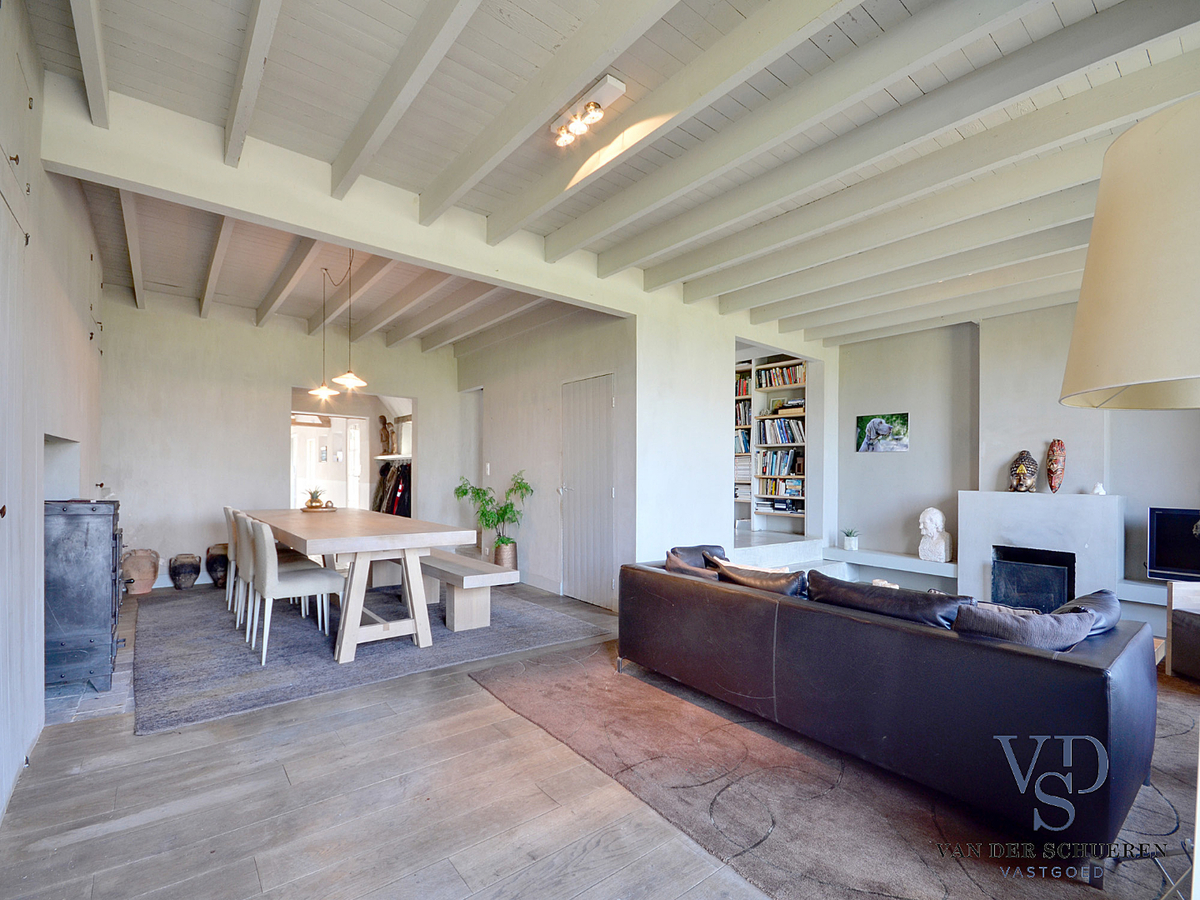 Parel nabij de Baaigemse Prinsenmolen. 