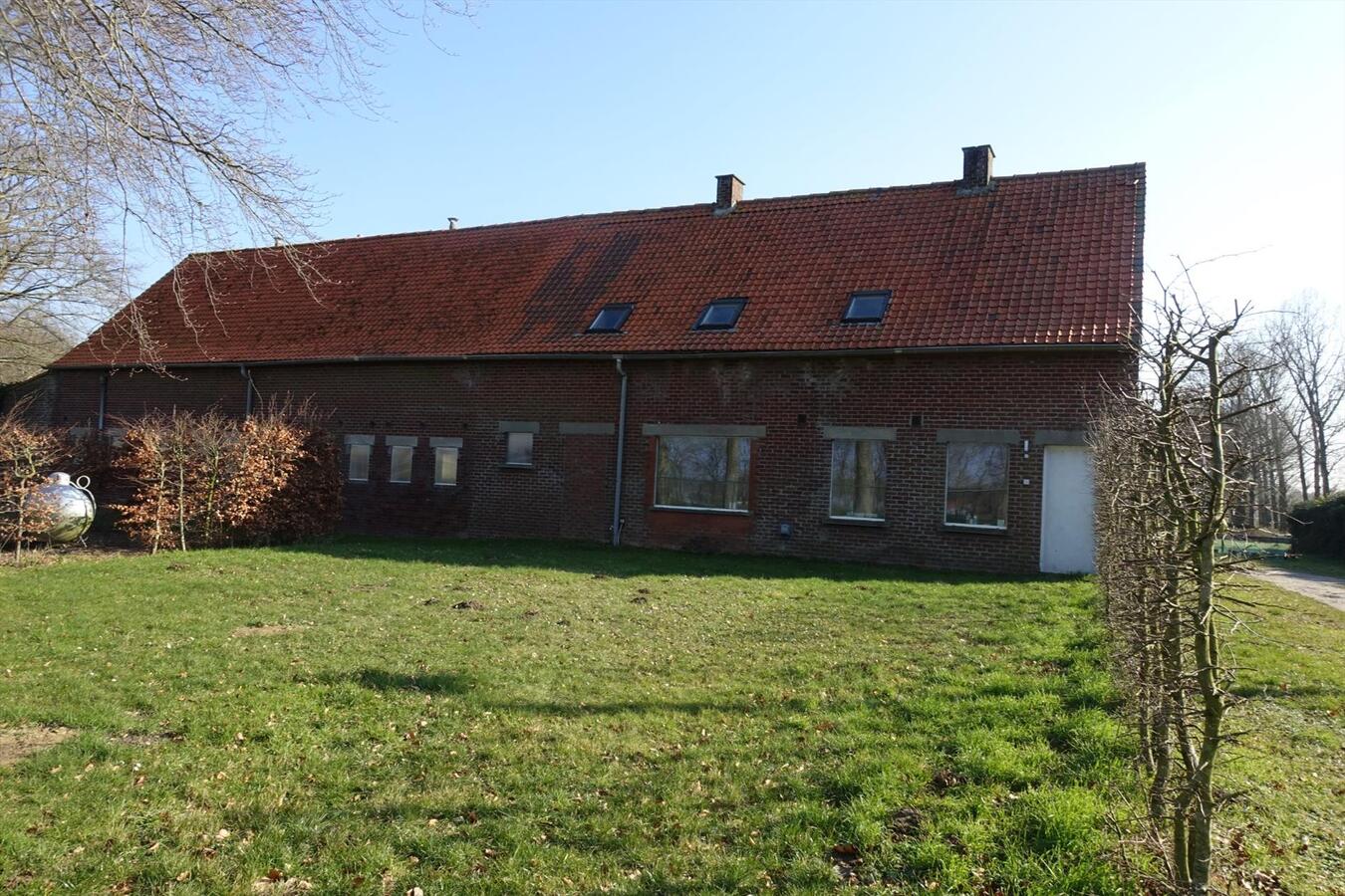 Ruime woning op uitzonderlijke ligging 