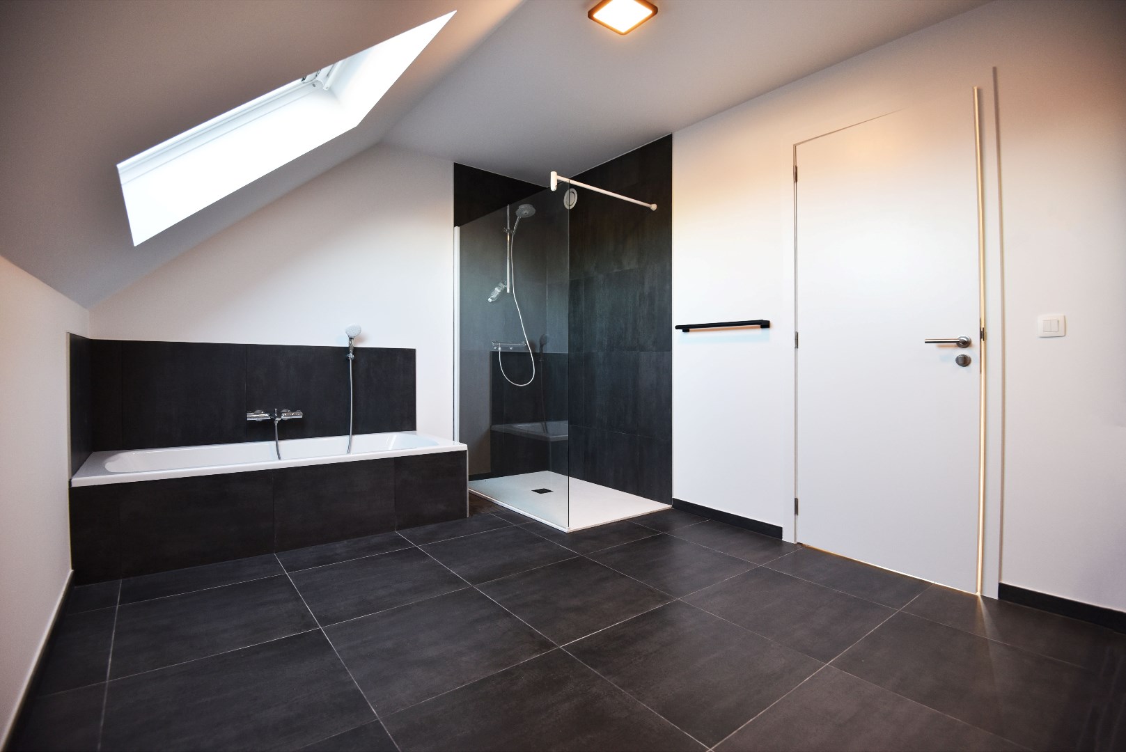 NIEUWBOUW HOB met 3 slks en tuin te ADEGEM! 