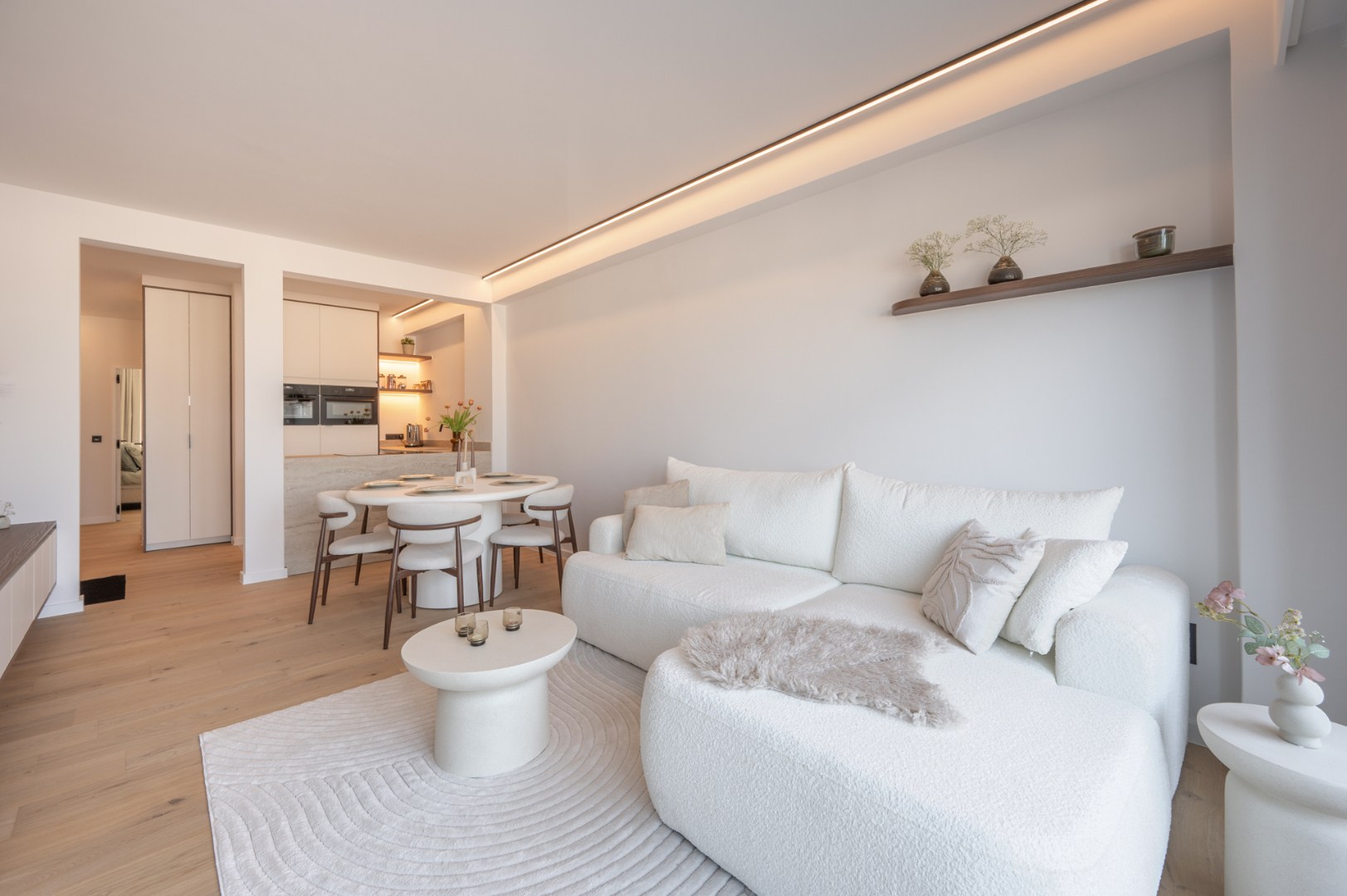 Volledig gerenoveerd appartement met FRONTAAL ZEEZICHT 