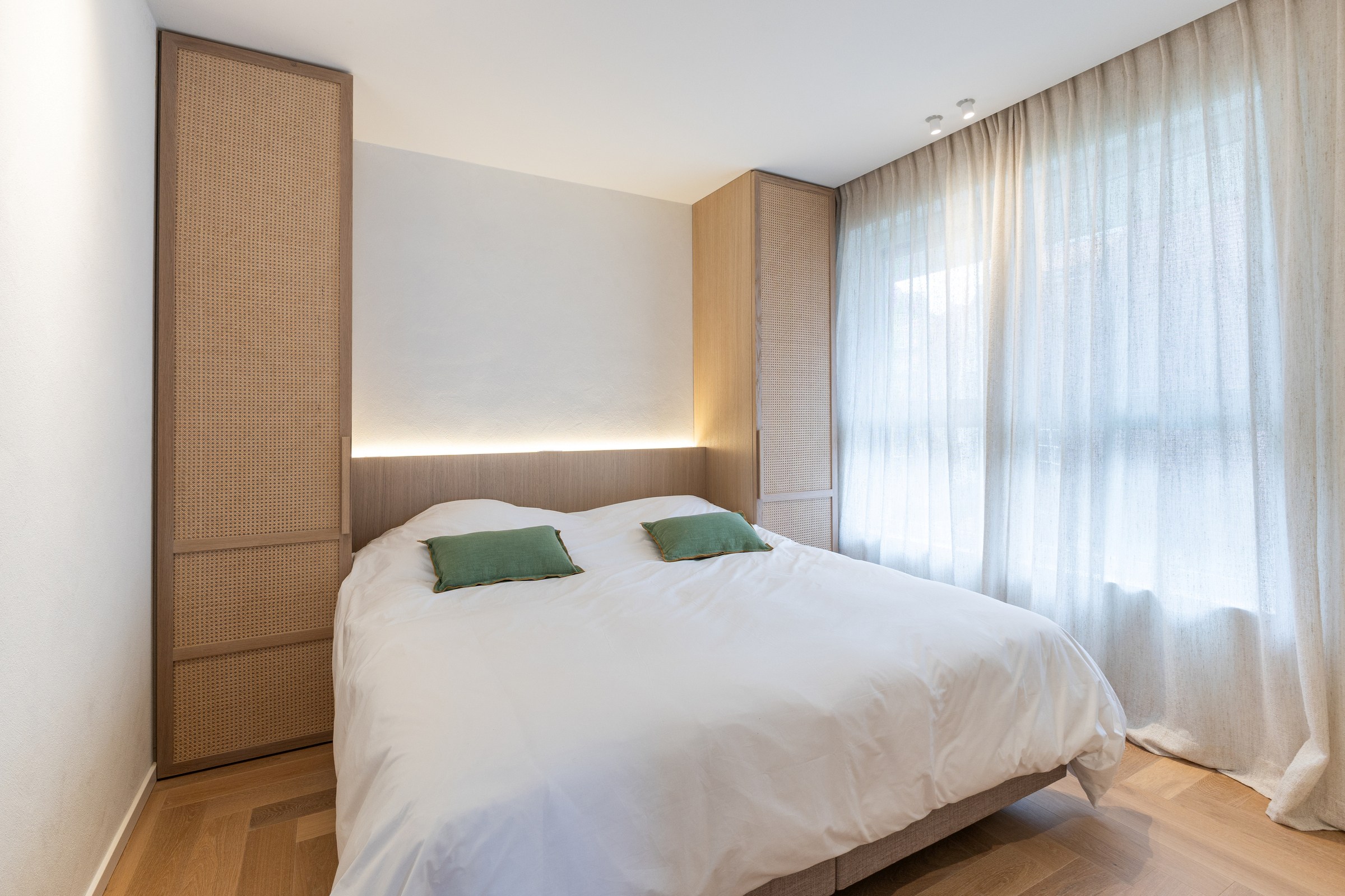 Appartement de 3 chambres entièrement rénové, idéalement situé près de la digue et du casino à Knokke. 