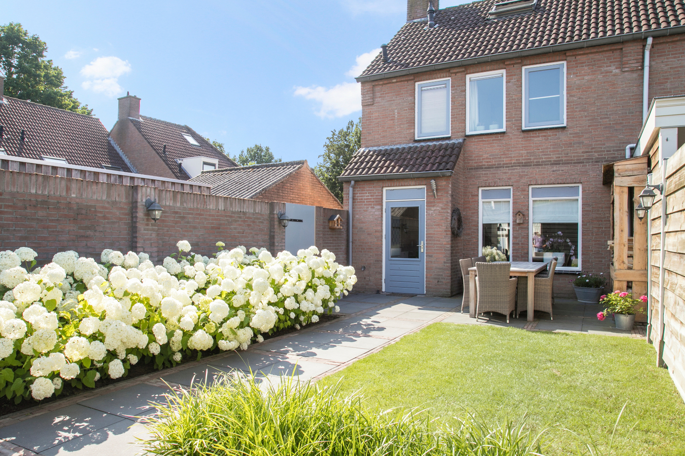 Prachtige afgewerkte hoekwoning op een rustige locatie aan de rand van Hapert. 