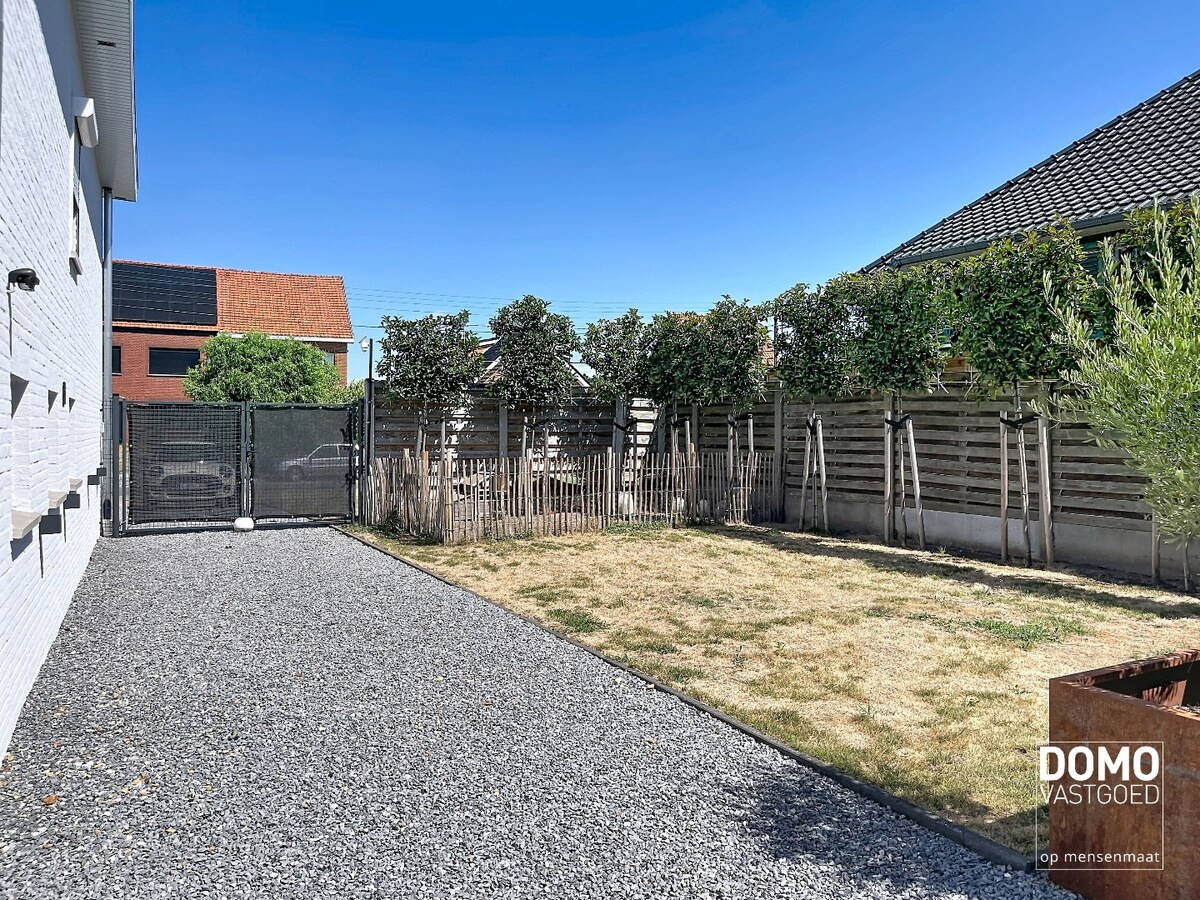 GERENOVEERDE WONING MET 3 SLAAPKAMERS, VOLLEDIGE KELDER EN PRACHTIGE TUIN TE HASSELT 