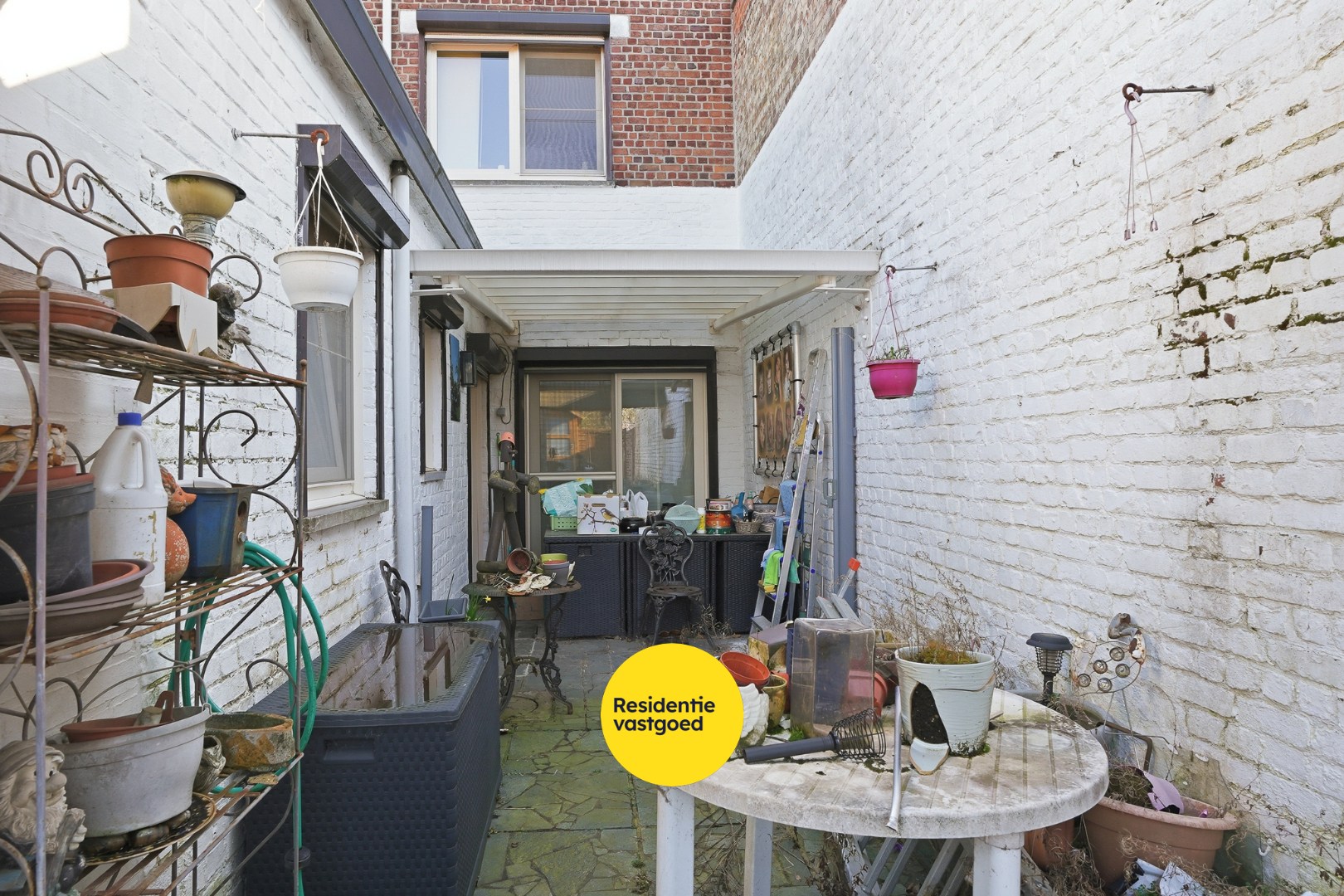 Goed onderhouden rijwoning nabij de Groene Kouter in Zwevegem 