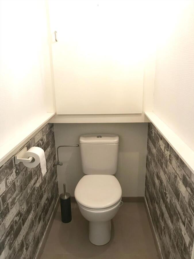 INSTAPKLAAR APPARTEMENT MT TERRAS OP ZUCHT VAN ZEE OOSTENDE 