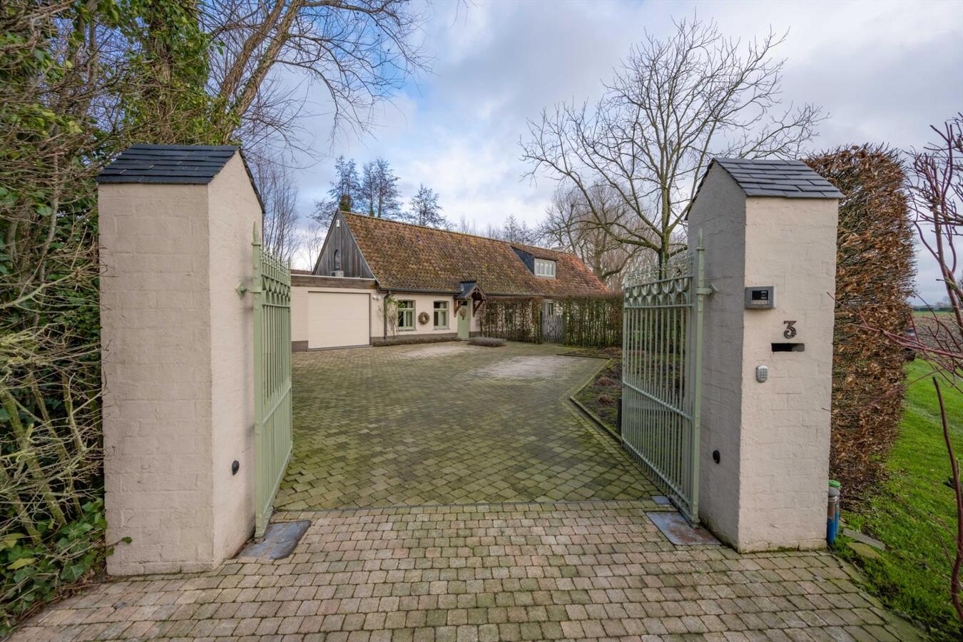 Idyllisch landhuis gelegen op 8330 m² te Ruiselede 