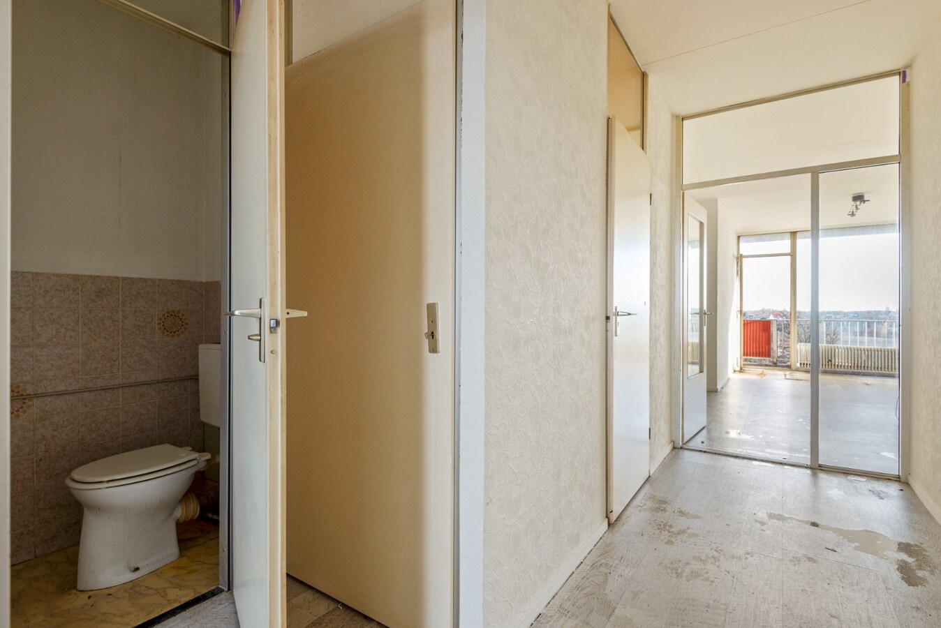 Te renoveren appt. met 2 slpk en terras te hartje Hoboken! 