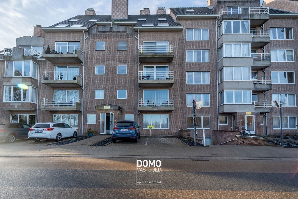 PERFECT GELEGEN RUIM APPARTEMENT IN CENTRUM HASSELT MET 3 SLAAPKAMERS, TERRAS, GARAGE EN EPC B 