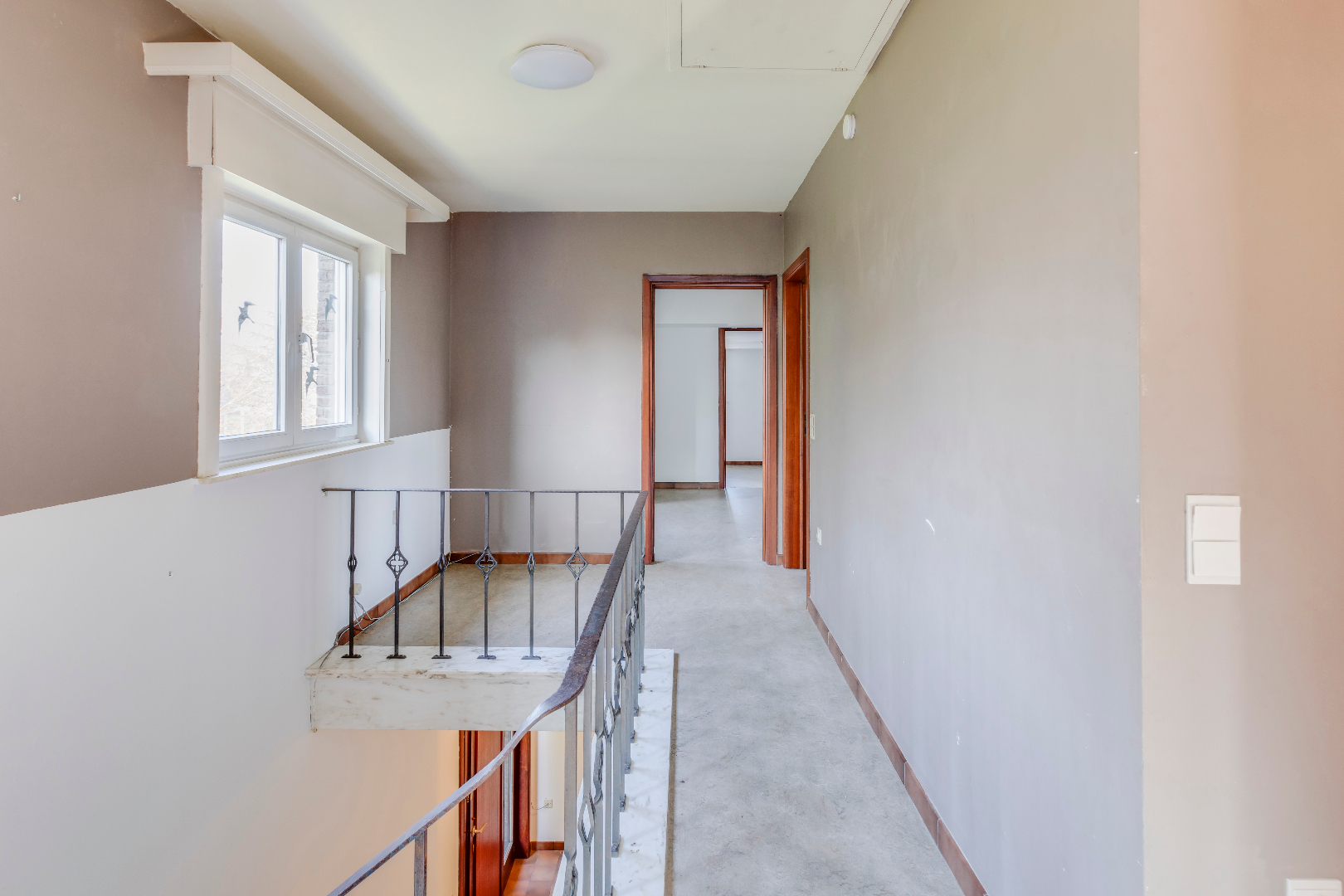 VERKOCHT ! Ruime villa (250m²) op mooi stuk grond (912m²) 