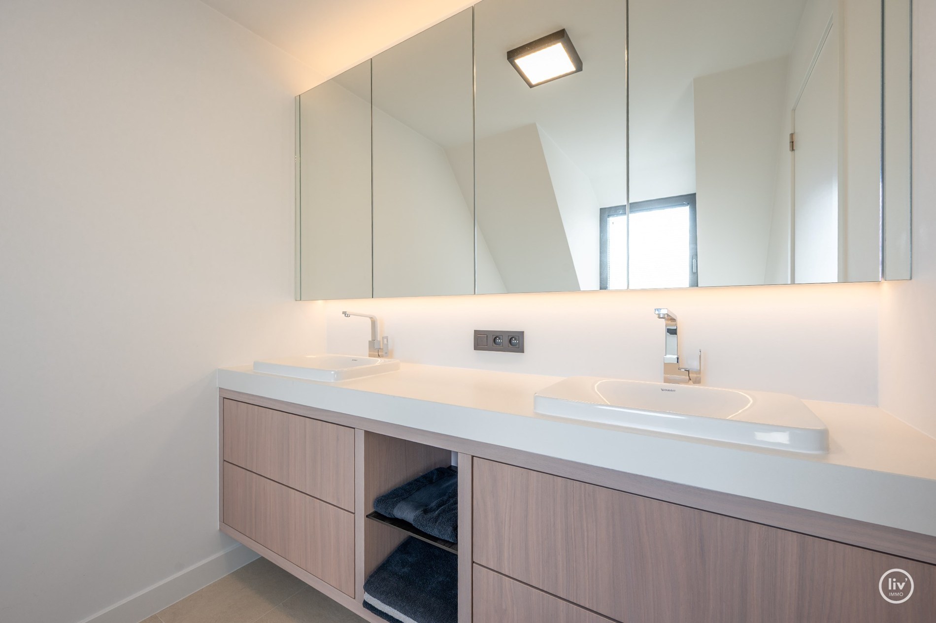 Stijlvol en recent afgewerkt duplex-appartement in het hart van Knokke 