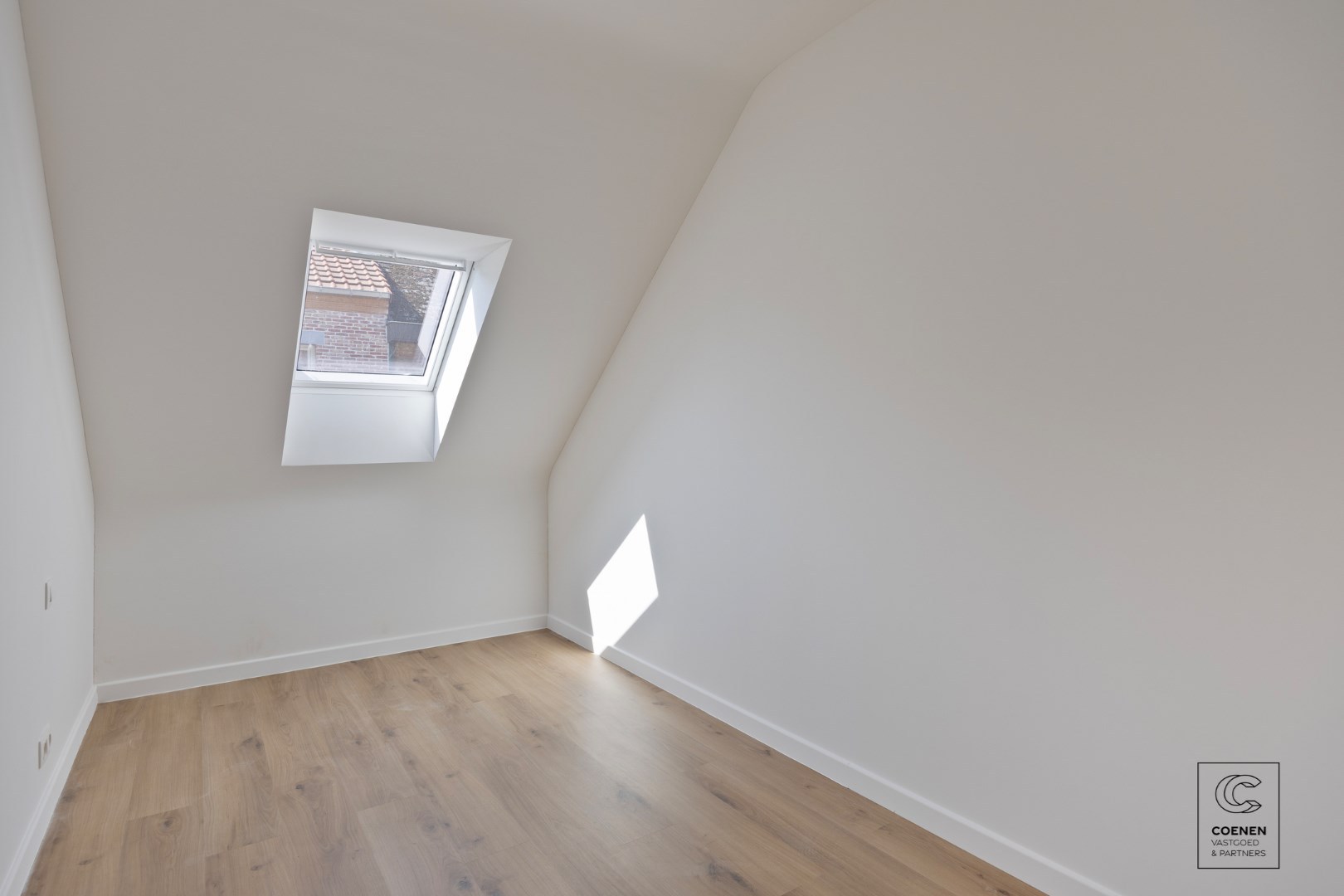 Prachtig, volledig gerenoveerde woning met 3 slaapkamers op een toplocatie te Turnhout! 