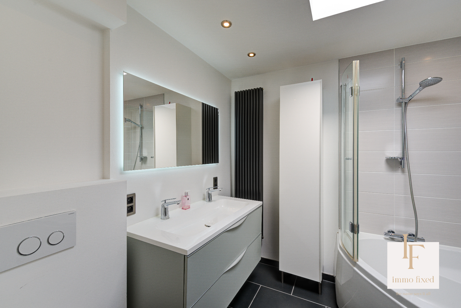 Instapklare woning met 2 SLKS te Schoten! 