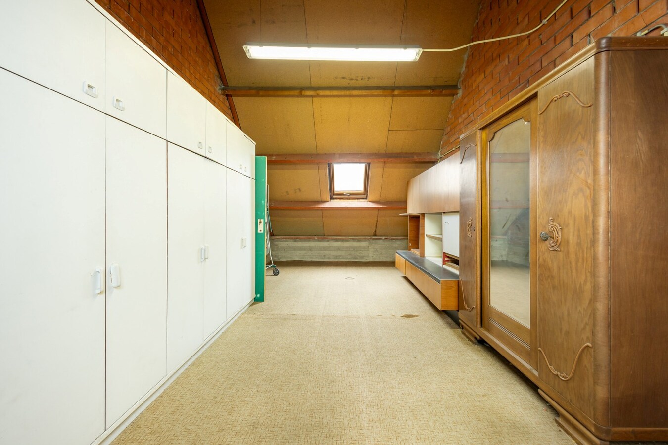 Ruime woning met praktijkmogelijkheden in het hart van Zoersel 