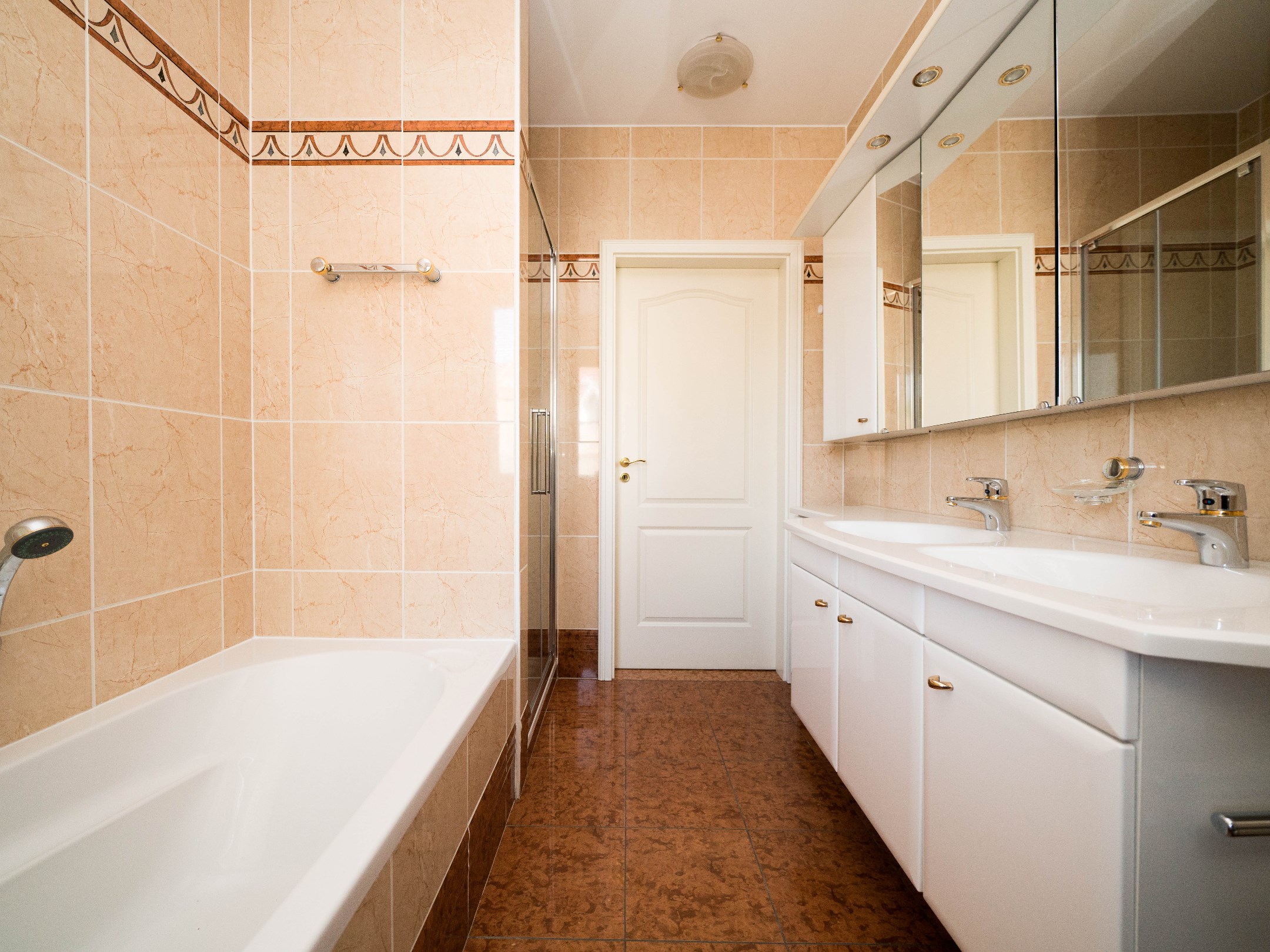 Luxueus appartement in centrum Groot-Bijgaarden 