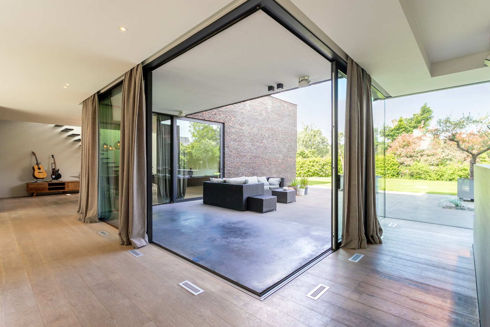 Unieke villa met 5 slpk. in het landelijke Pajottegem 