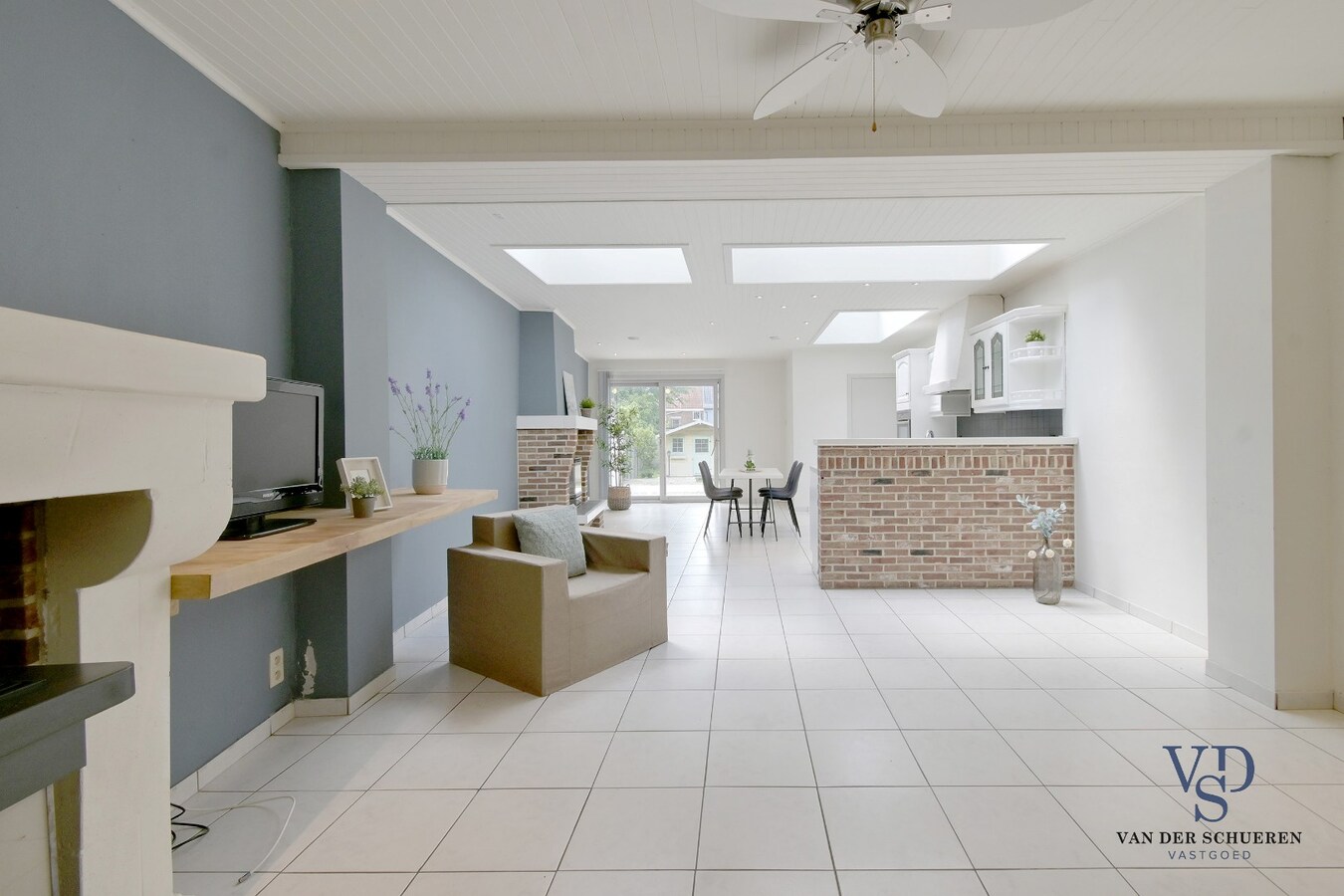 Ruime 3 slpk-woning met garage en tuin. 