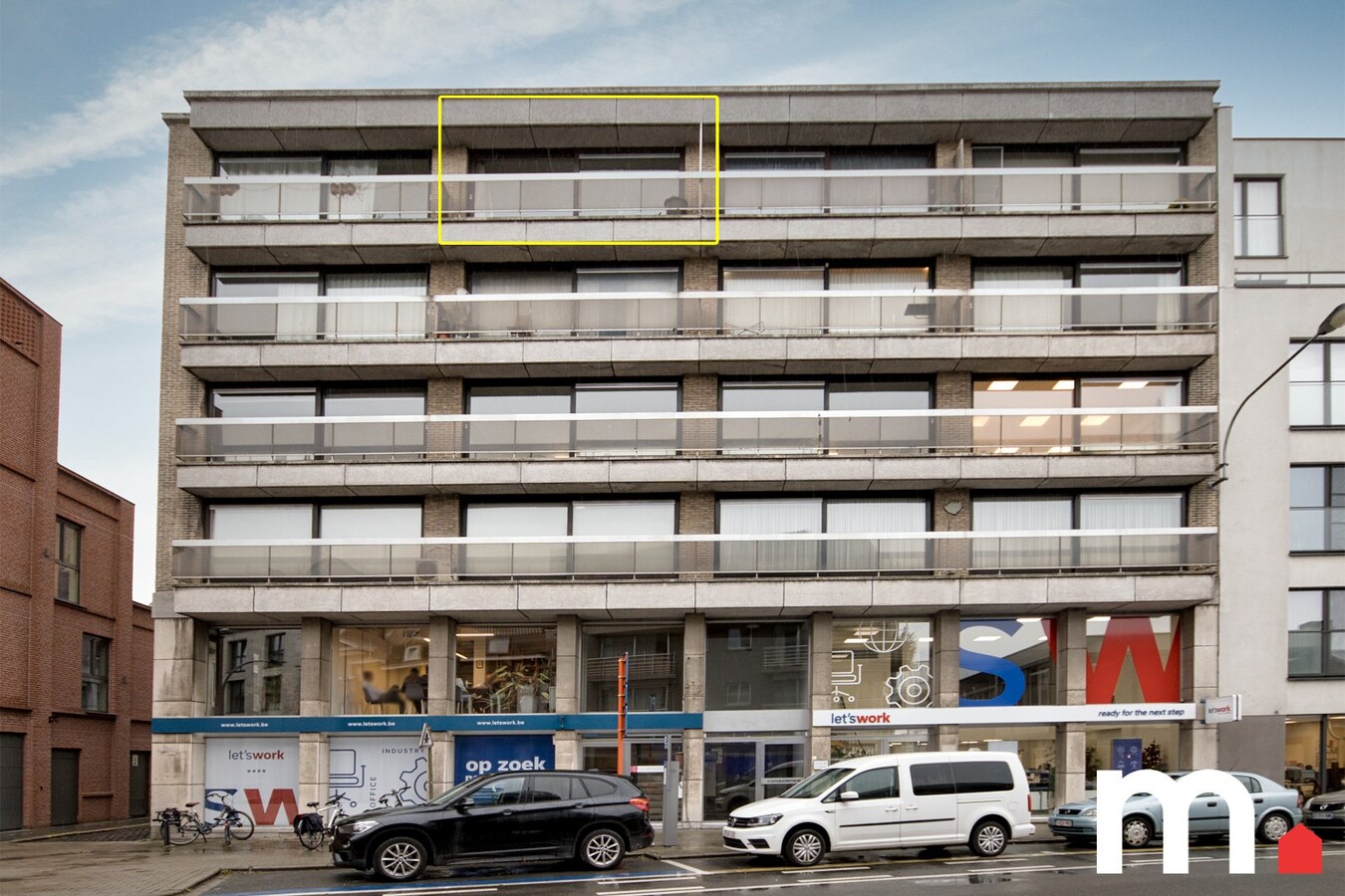 Lichtrijke Loftstudio met parkeerplaats te Kortrijk! INVESTERINGSOPPORTUNITEIT ! 