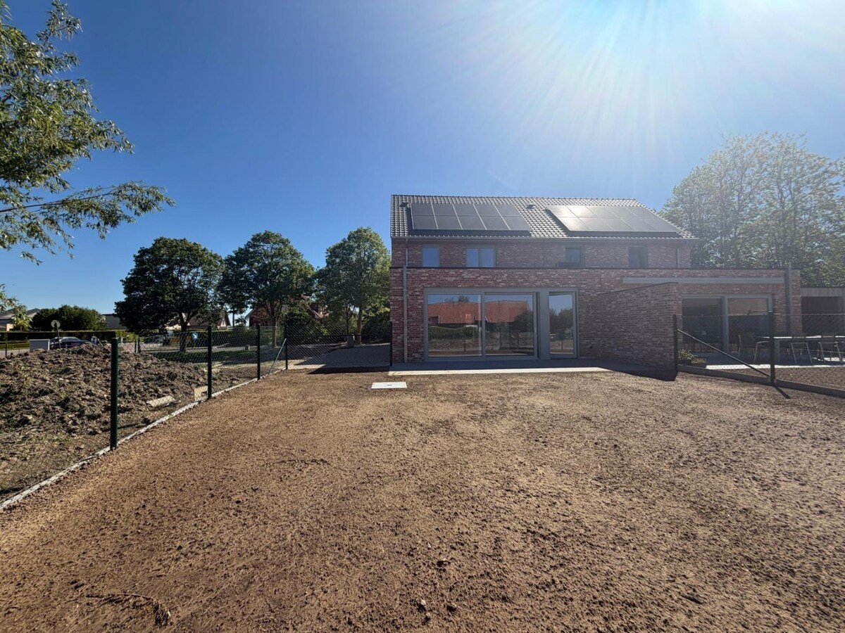 Instapklare nieuwbouwwoning in Poelkapelle! 