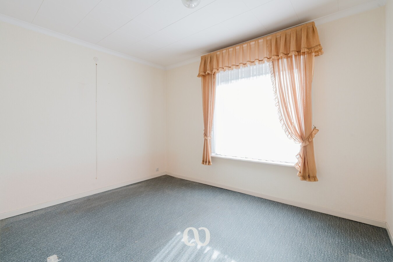 Stevige laagbouwwoning met ruime tuin vlakbij centrum Oudenaarde 