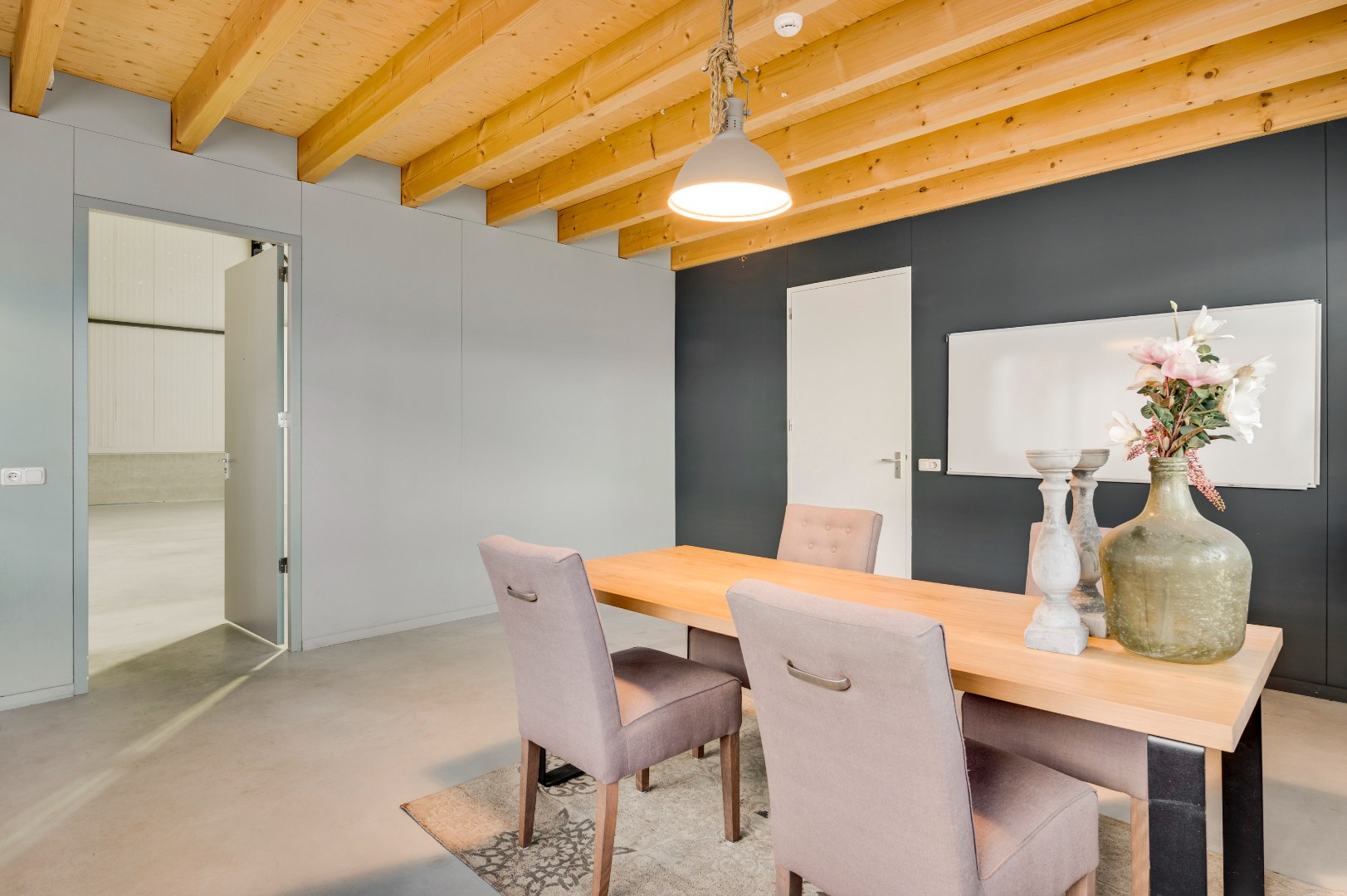 Hangar (Loods) te huur in Weert