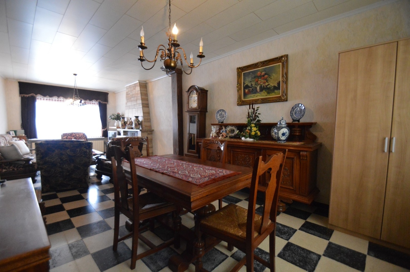 Te renoveren hoekwoning met garage - Heist 