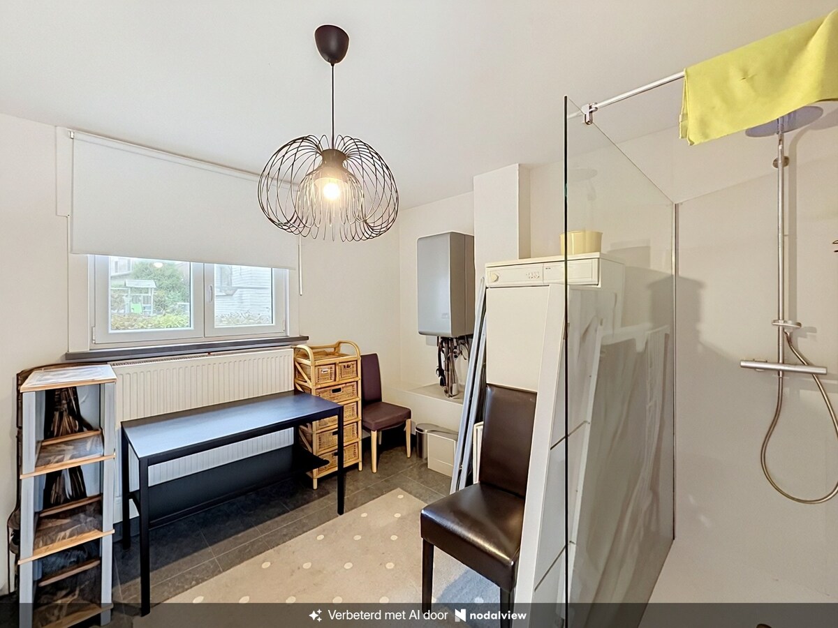 Karaktervolle gerenoveerde woning te Zomergem 