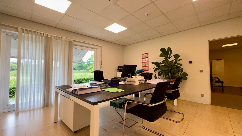Kantoren te huur op zichtlocatie langs N9 te Melle