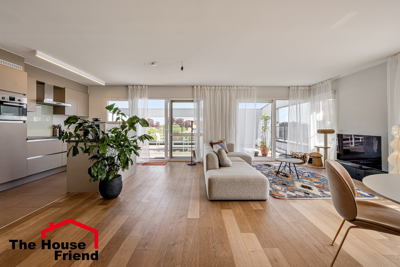 Zeer ruim penthouse met groot terras 
