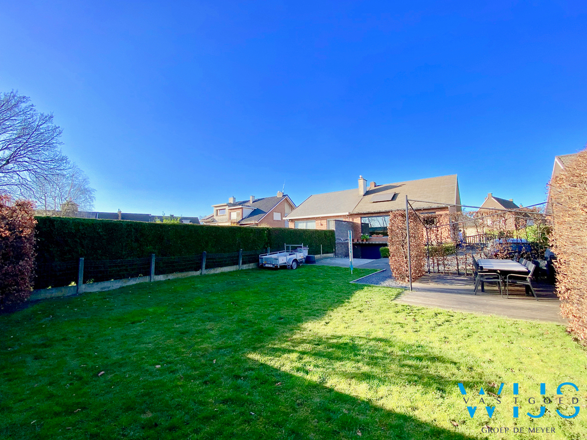 Instapklaar woonhuis op een leuke perceel te ZELZATE ! 