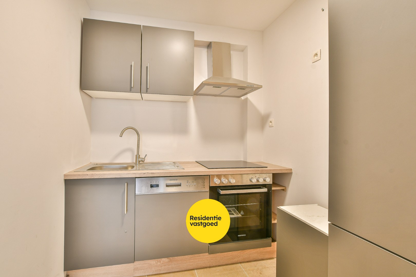 Te huur: gelijkvloers 2-slaapkamerappartement in centrum De Haan! 