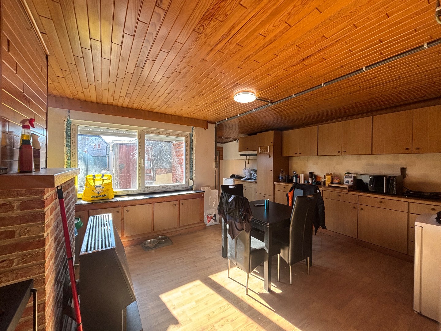Te renoveren woning met 2 ruime slaapkamers in Mol 