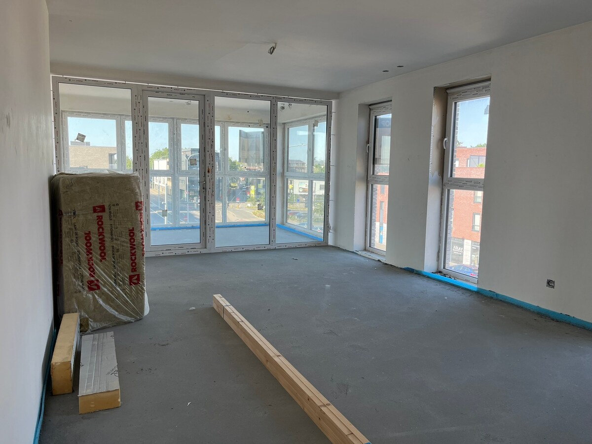 Casco+ appartement. Uniek uitzicht ! 2 slaapk., 3de verdiep. Lift. Verkoop met REGISTRATIE (geen BTW) ! 