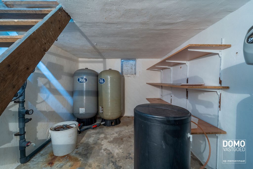 UNIEKE WONING MET 2 RUIME LOODSEN OP PERCEEL VAN 58A49CA 