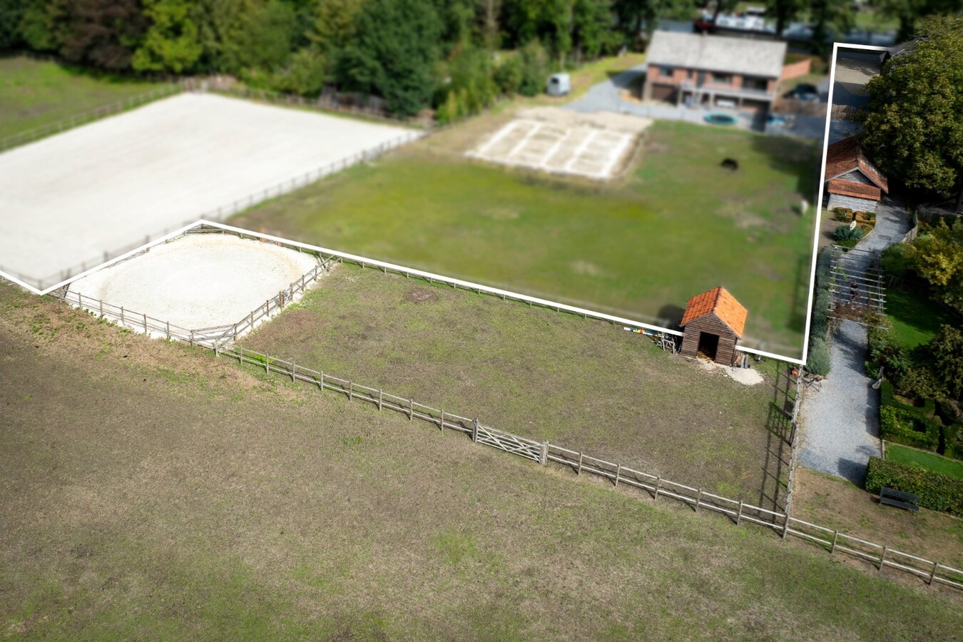 Ruime woning met weide en paddock op ca. 1ha te Bocholt 
