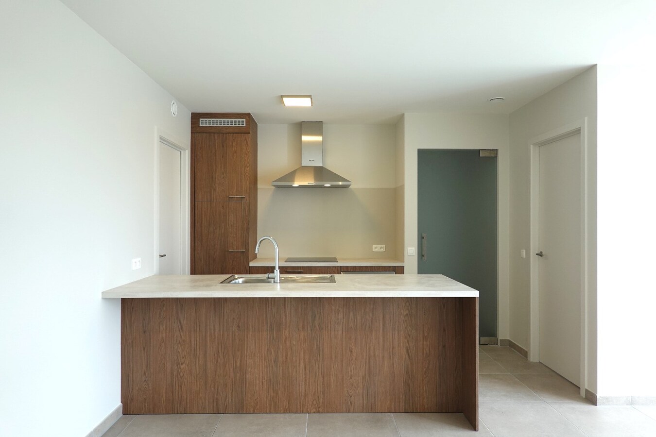 Instapklaar nieuwbouwappartement met 2 slaapkamers en ruim terras in centrum Jabbeke 