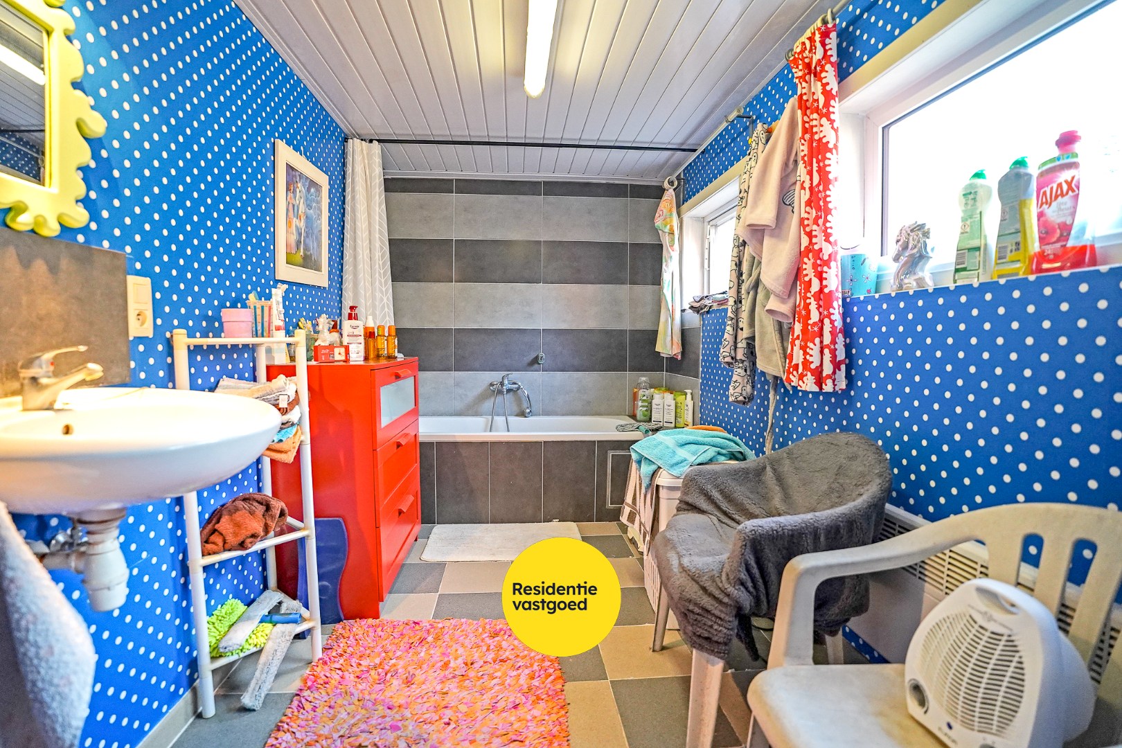 Alleenstaande woning met veel potentieel op 655m² te Houthulst. 