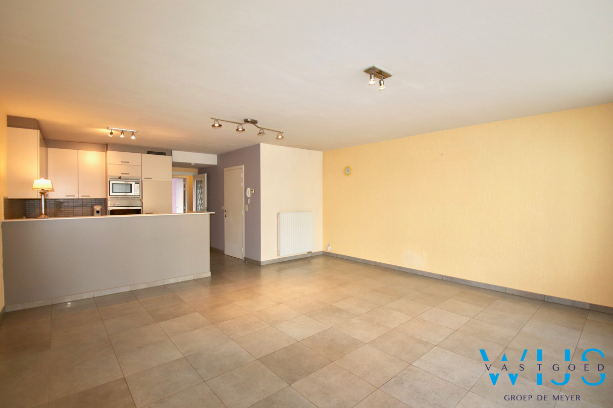 Gelijkvloersapp. met 3 slaapkamers &amp; garage in hartje Assenede ! 