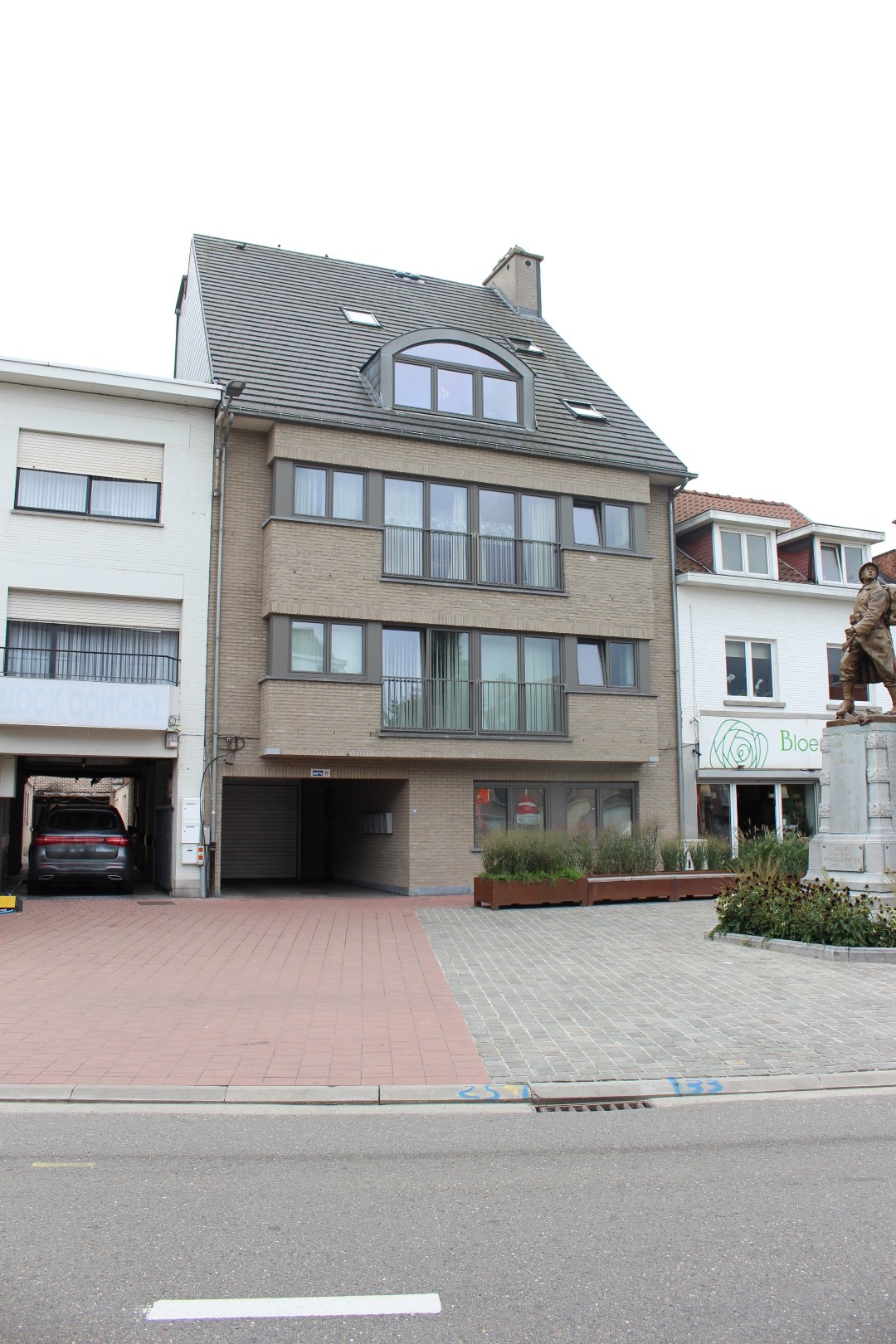 Appartement met 1 slaapkamer en garage. 