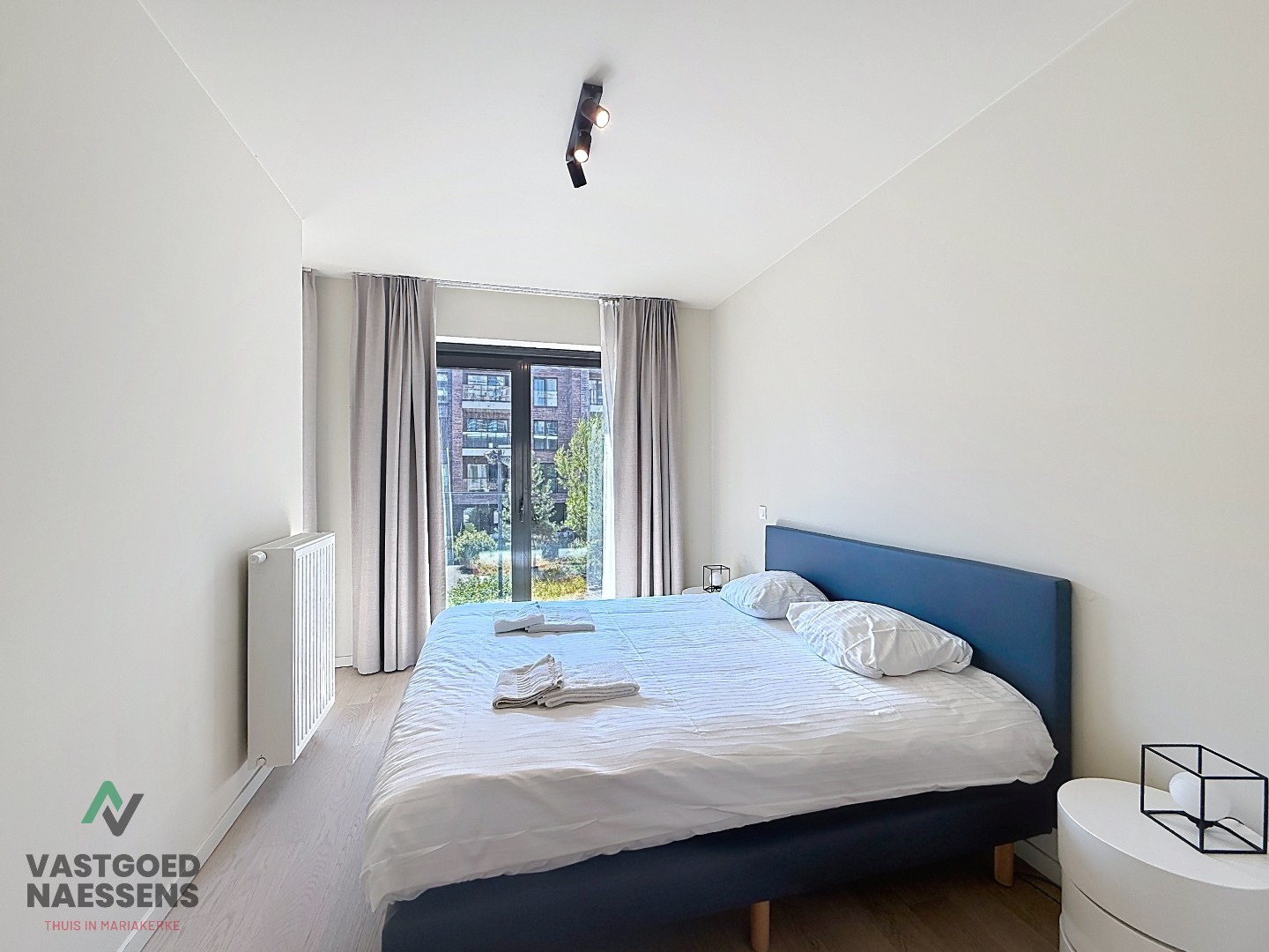 SCHITTEREND DUPLEX-APPARTEMENT – 3 SLPK – 2 BADKAMERS – ZONNIG TERRAS 