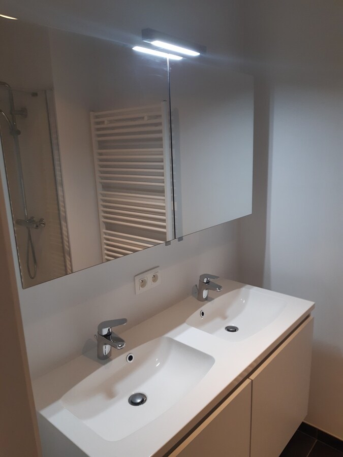 Praktisch 2 slpk-appartement met terras. 