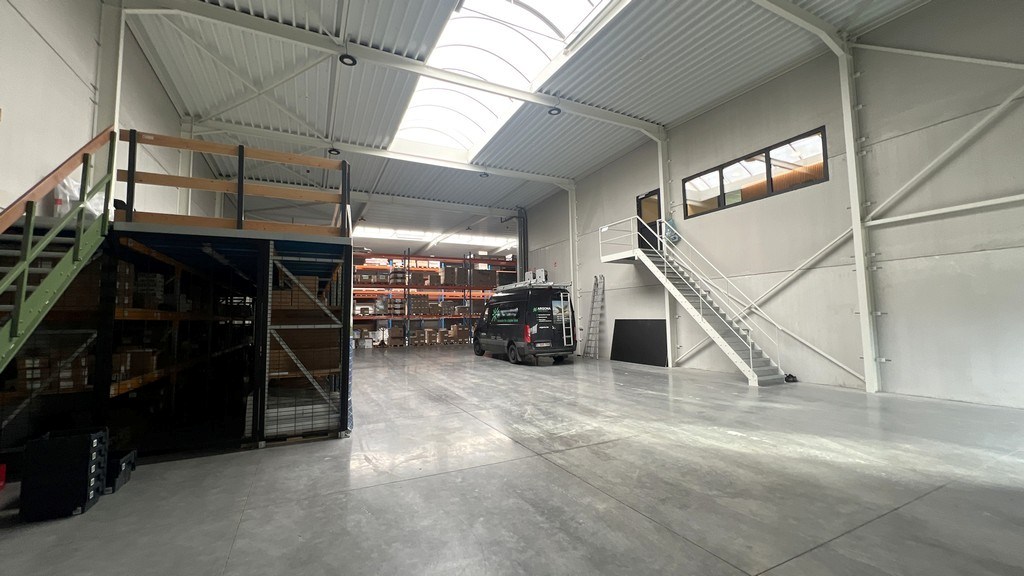 High-end bedrijfsgebouw te huur op bedrijventerrein E17/4 in Lokeren