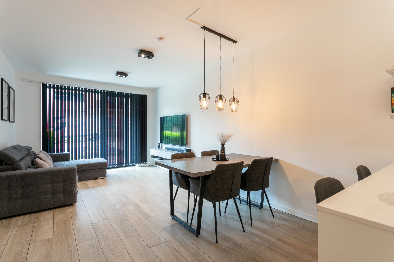 Recent gelijkvloers appartement met terras in Halle 