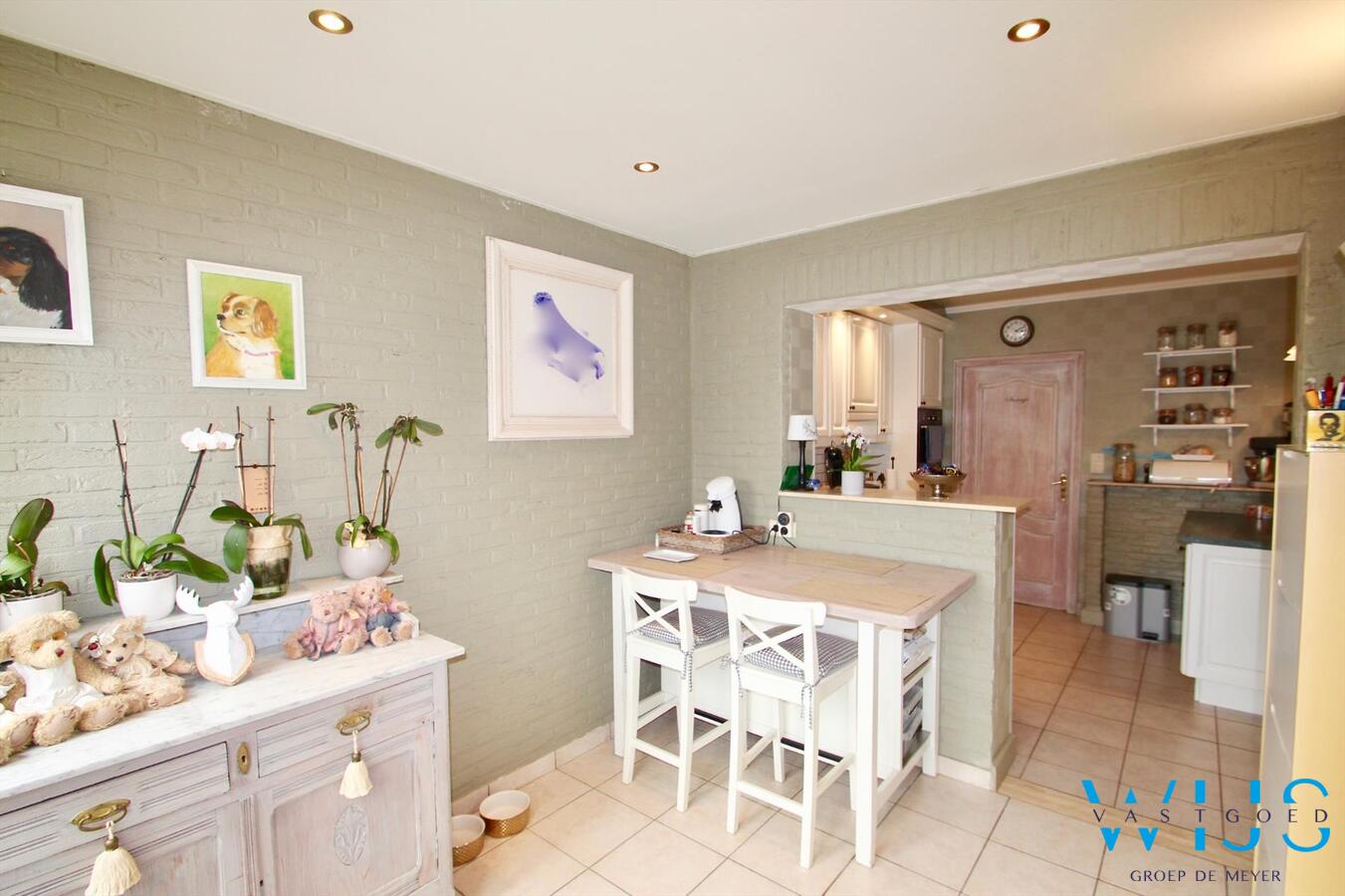 Gezellig &amp; ruim woonhuis in een zeer aangename wijk te Ertvelde ! 