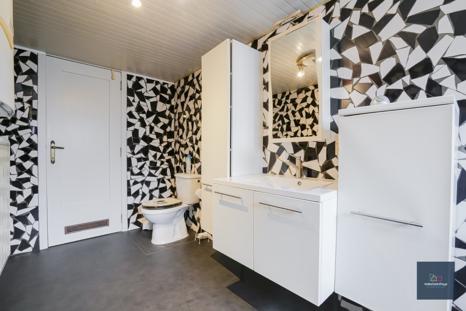 Goedgelegen woning met 2 slpk te Ledeberg. 