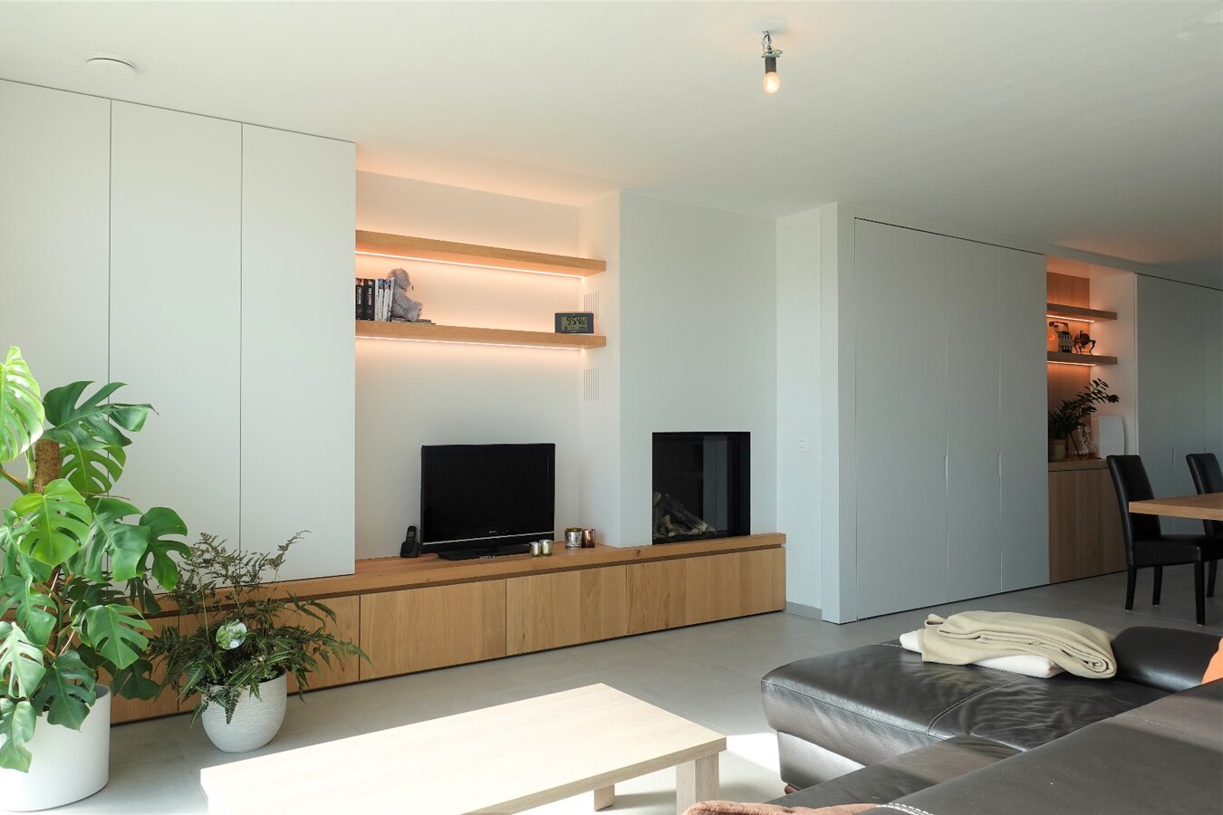 Prachtig afgewerkte moderne nieuwbouwwoning met tuin 