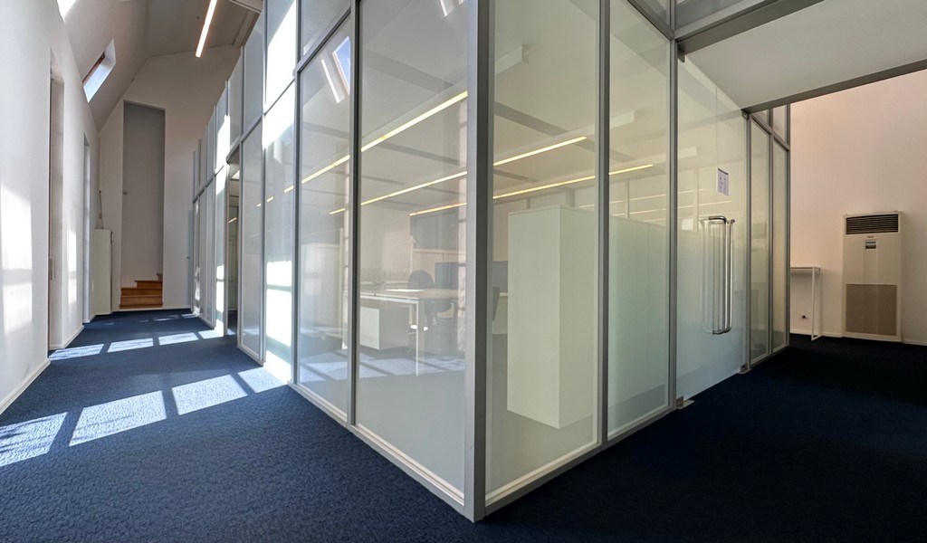 Standalone kantoorpand te huur in Deurle