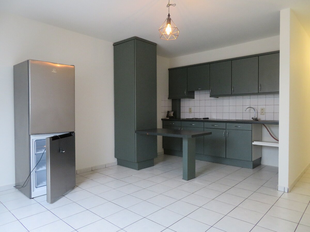 Knus appartement in dorpskern van Neeroeteren met autostandplaats! 
