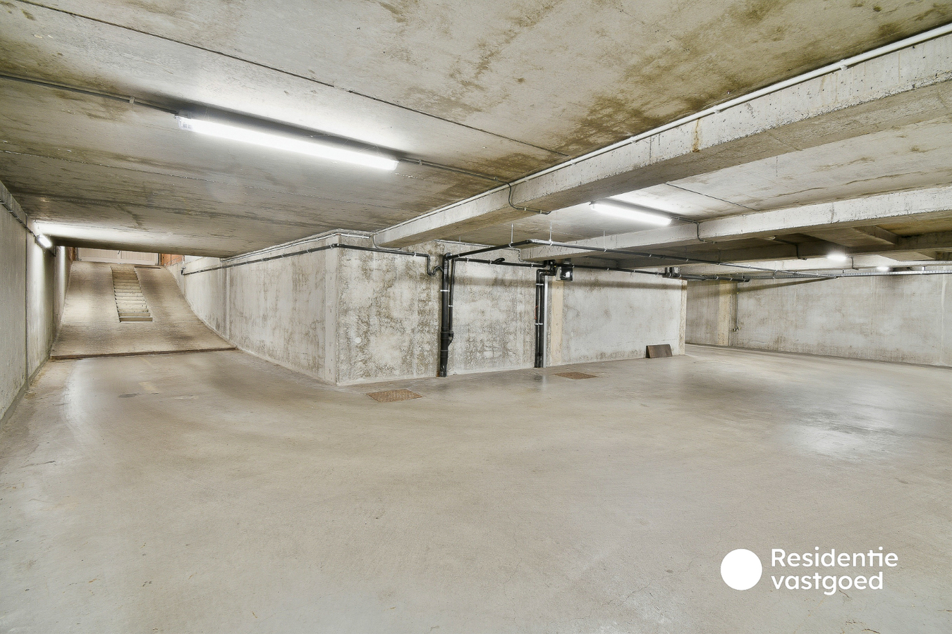 Te koop garage - Gistel